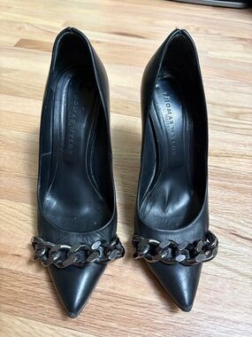 Thomas Wylde Maison black leather pumps - pointed toe and chunky chain detail.